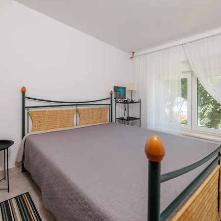 Loncar Apartment