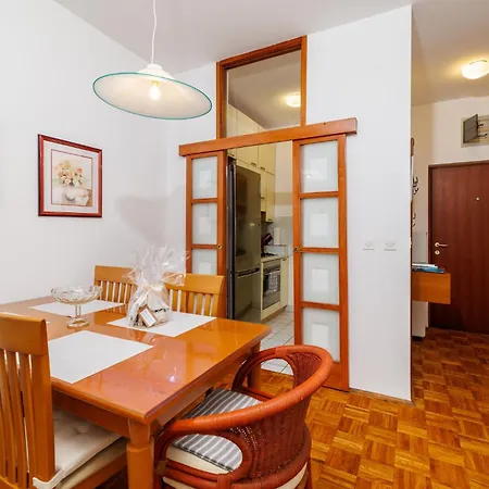 Apartment Loncar *