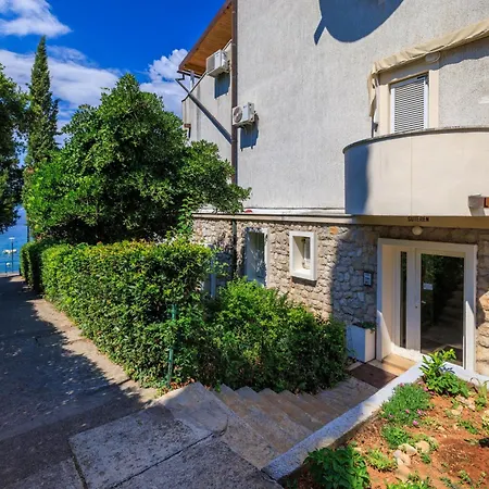 Loncar Apartment